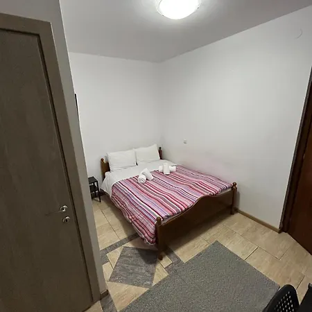 Panos Hause 3 招待所 3*
